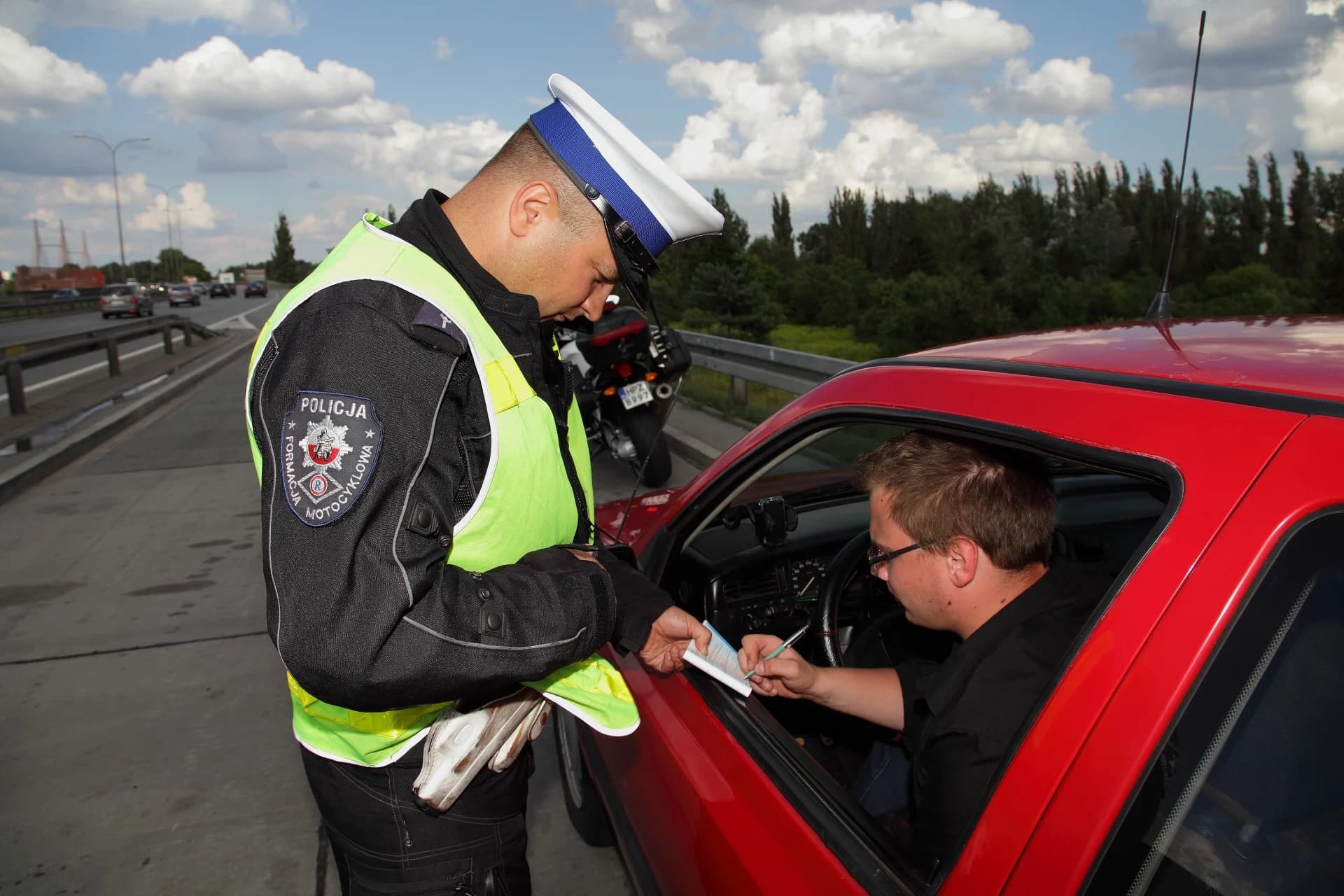 Jak uniknąć kary za brak OC